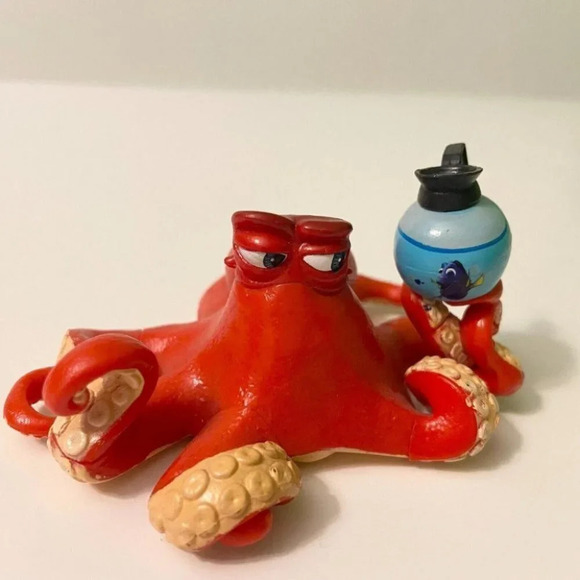 Finding Dory Hank The Octopus With Dory in Coffee Pot Figure Disney Pixar Toy - Picture 2 of 10